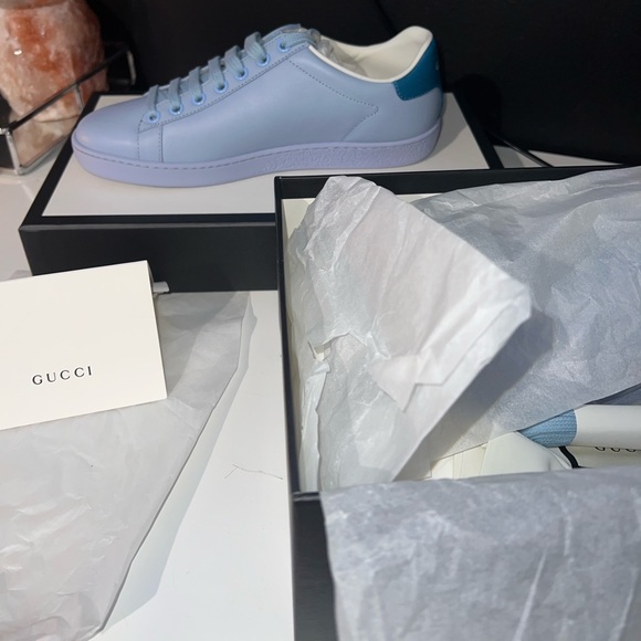 GUCCI Interlocking G Logo Leather Sneakers - Picture 3 of 16